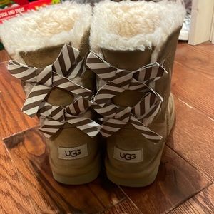 Authentic ugg boots size 5